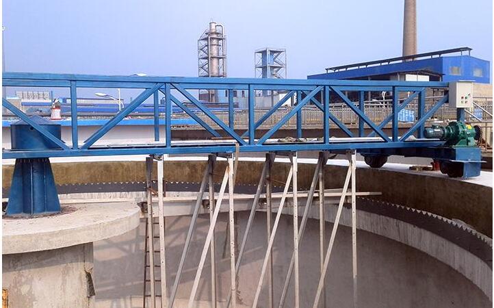 周边传动刮泥机